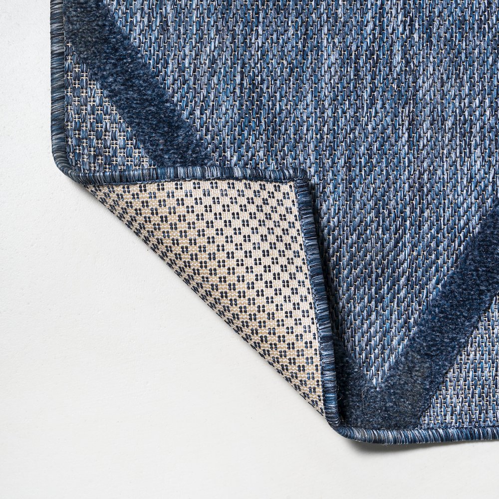 Salines Diamond Trellis Indoor/Outdoor Area Rug. Picture 3