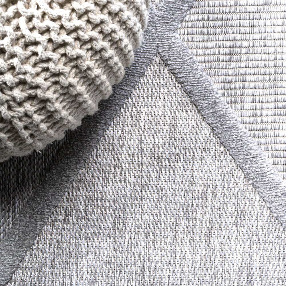 Salines Diamond Trellis Indoor/Outdoor Area Rug. Picture 4
