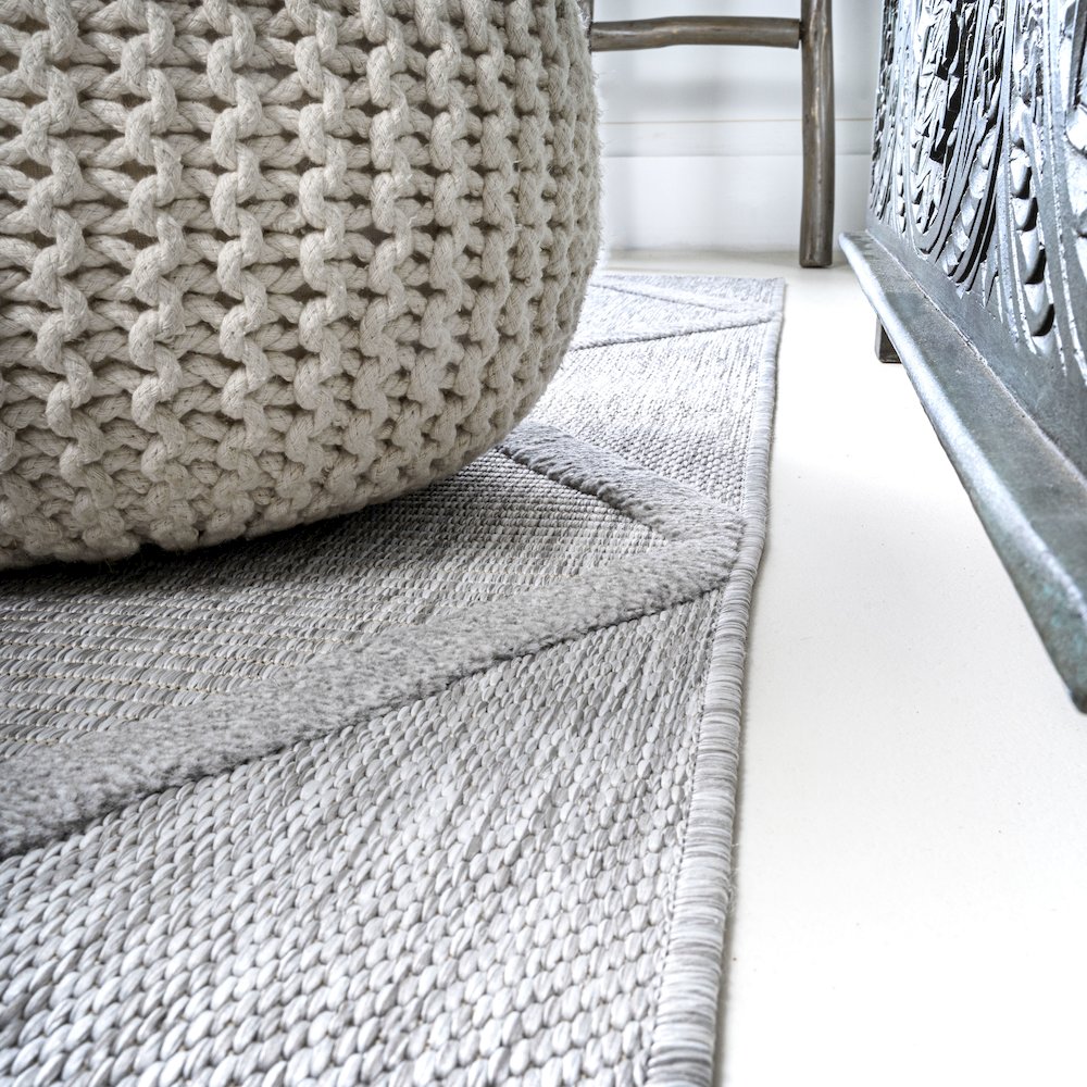 Salines Diamond Trellis Indoor/Outdoor Area Rug. Picture 7