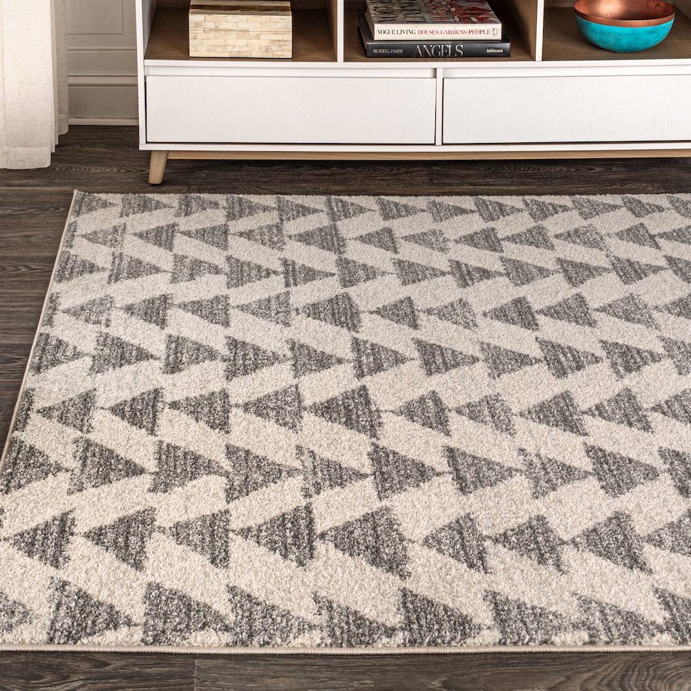Aisha Moroccan Triangle Geometric Area Rug. Picture 1