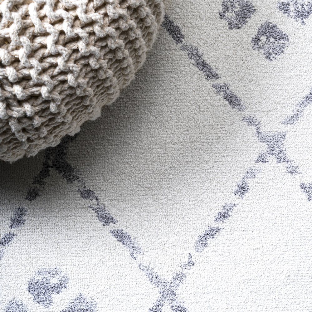 Izil Moroccan Geometric Diamond Area Rug. Picture 6