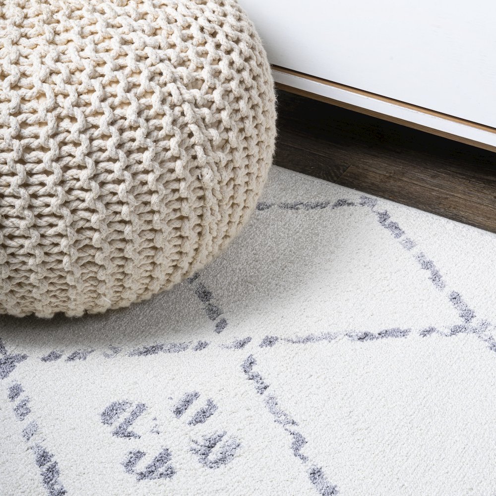 Izil Moroccan Geometric Diamond Area Rug. Picture 7