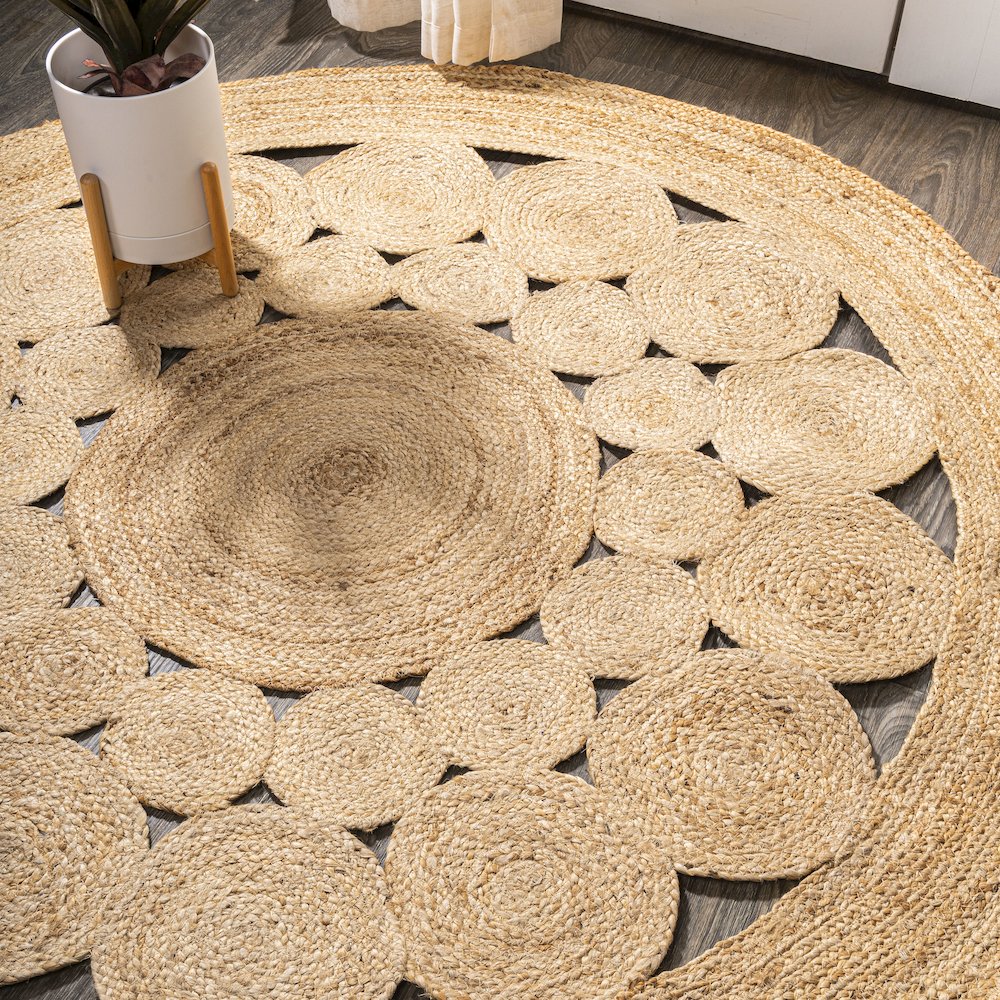 Cassia Round Area Rug. Picture 2