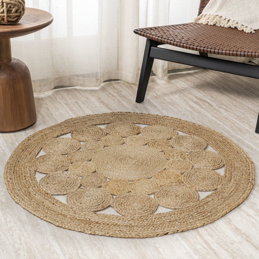 Cassia Round Area Rug. Picture 3