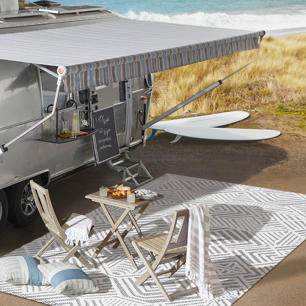 Jordan High-Low Pile Art Deco Geometric Indoor/Outdoor Area Rug. Picture 16