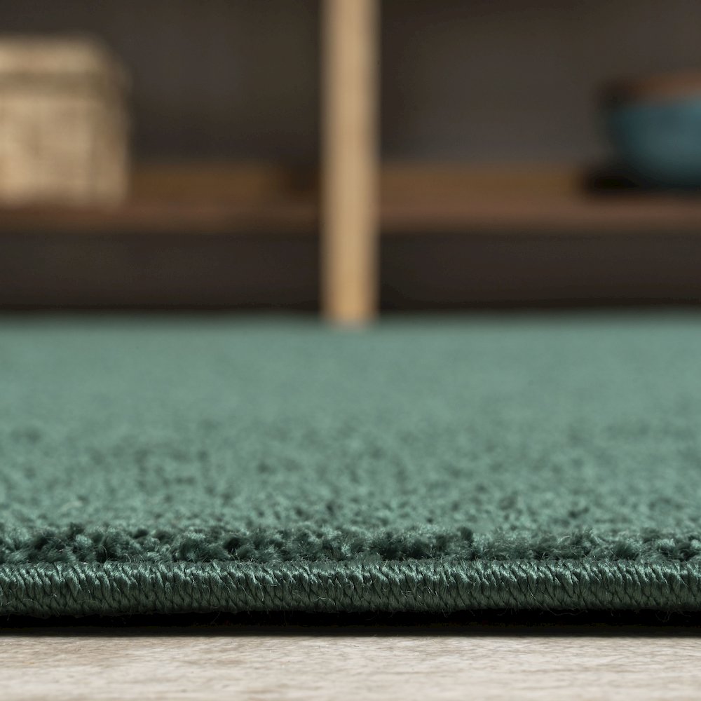 Haze Solid Low Pile Area Rug Emerald. Picture 8