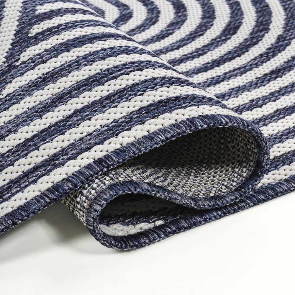 Cream/Navy 9 ft. x 12 ft. Indoor/Outdoor Shaped Area Rug. Picture 6