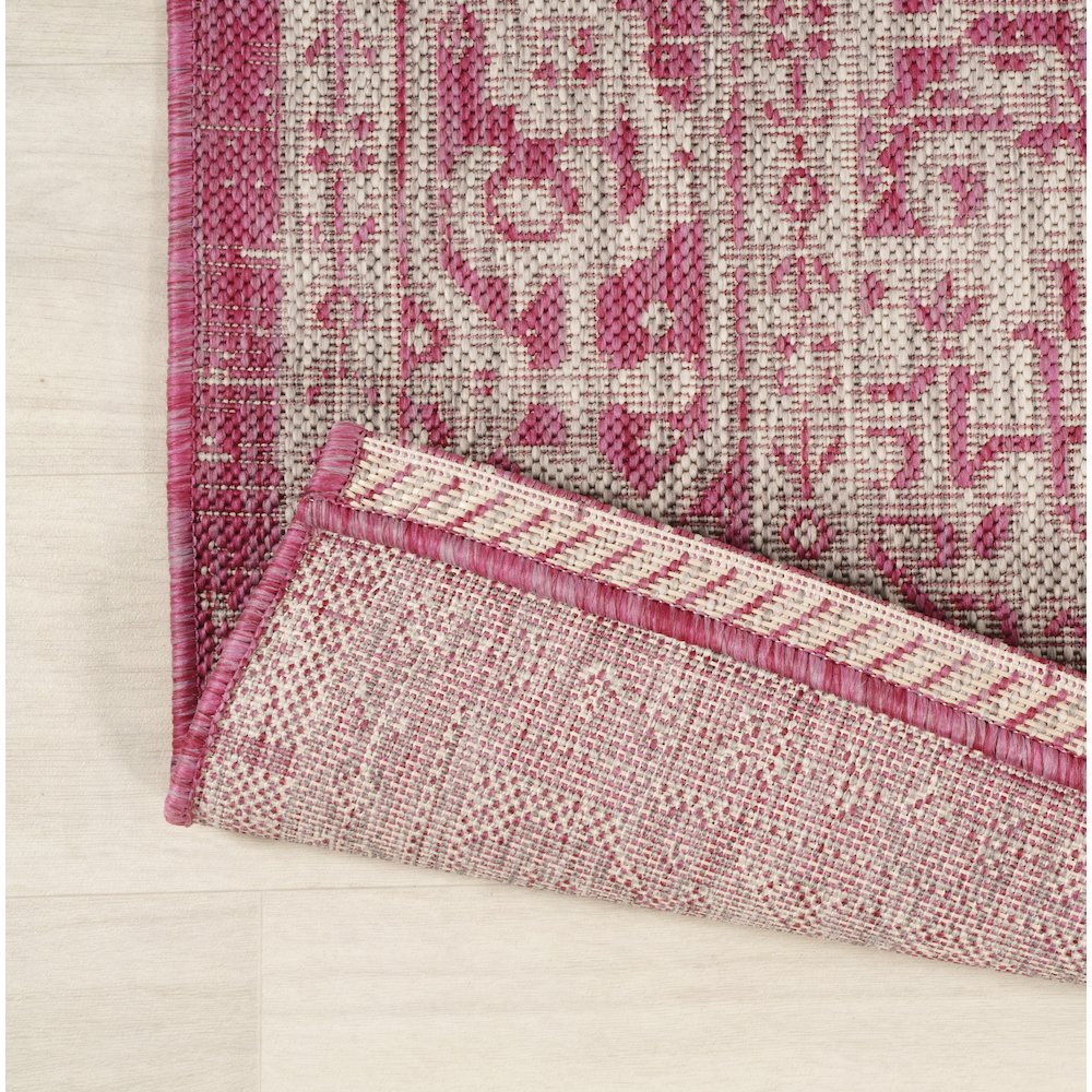 Sinjuri Medallion Textured Weave Indoor/Outdoor Area Rug. Picture 3