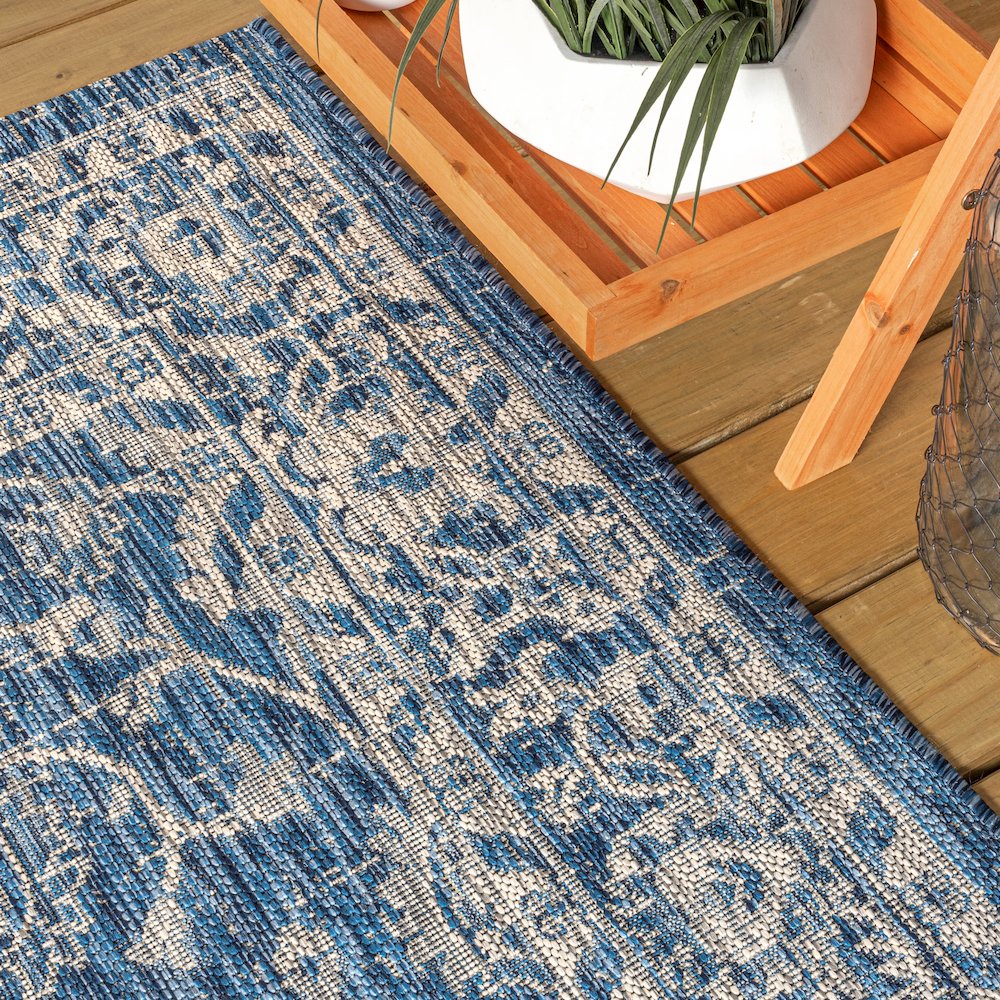 Palazzo Vine And Border Textured Weave Indoor/Outdoor Area Rug. Picture 5