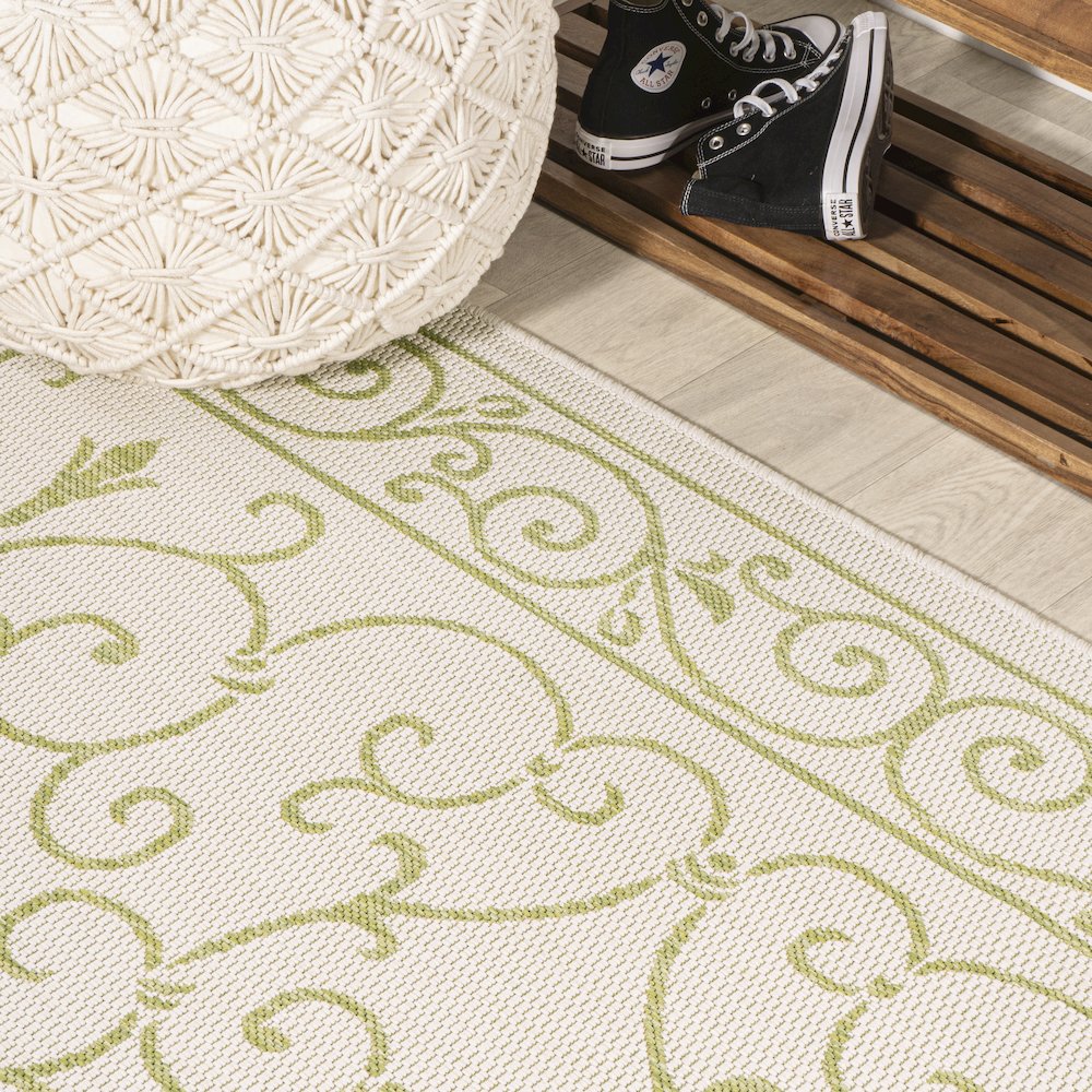 Charleston Vintage Filigree Textured Weave Indoor/Outdoor Round Rug. Picture 4