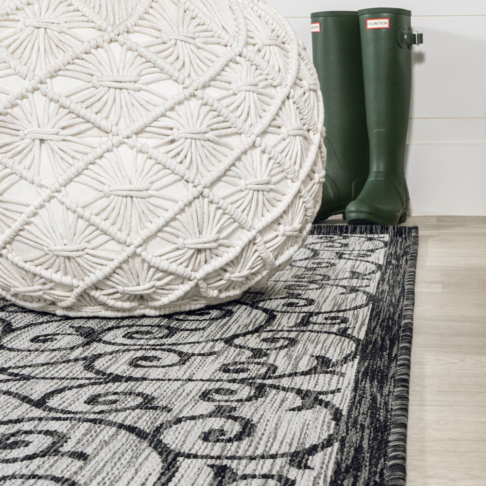 Madrid Vintage Filigree Textured Weave Indoor/Outdoor Round Rug. Picture 5