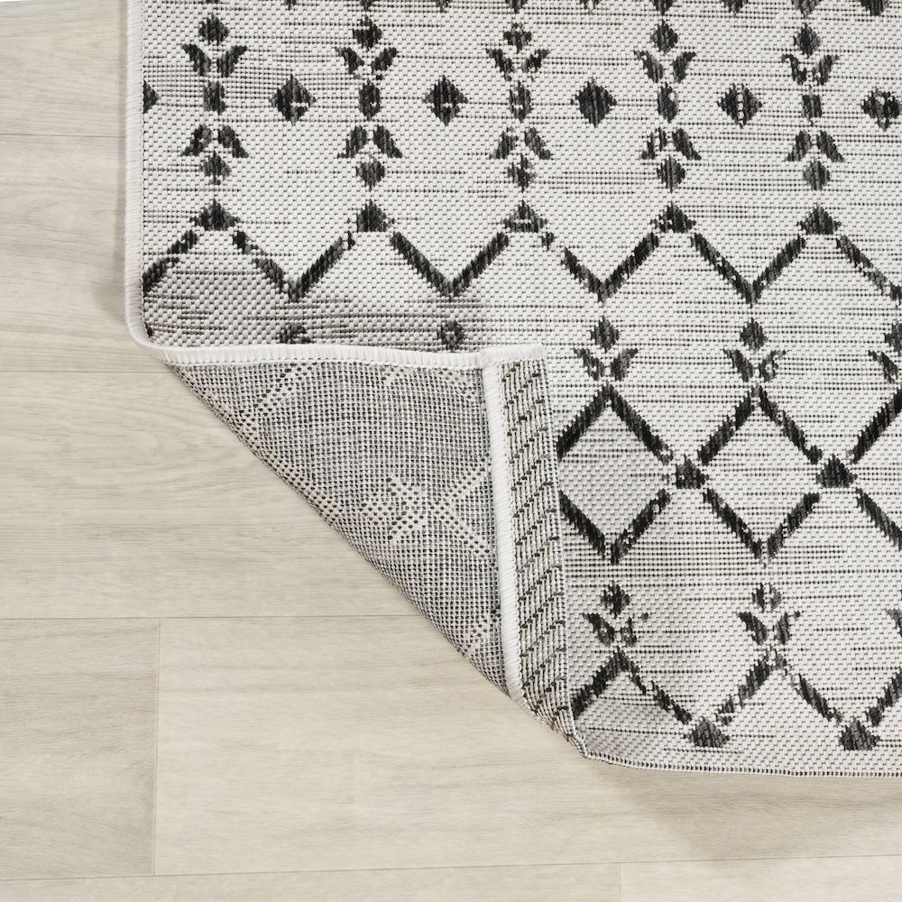 Ourika Moroccan Geometric Textured Weave Indoor/Outdoor Round Rug. Picture 3