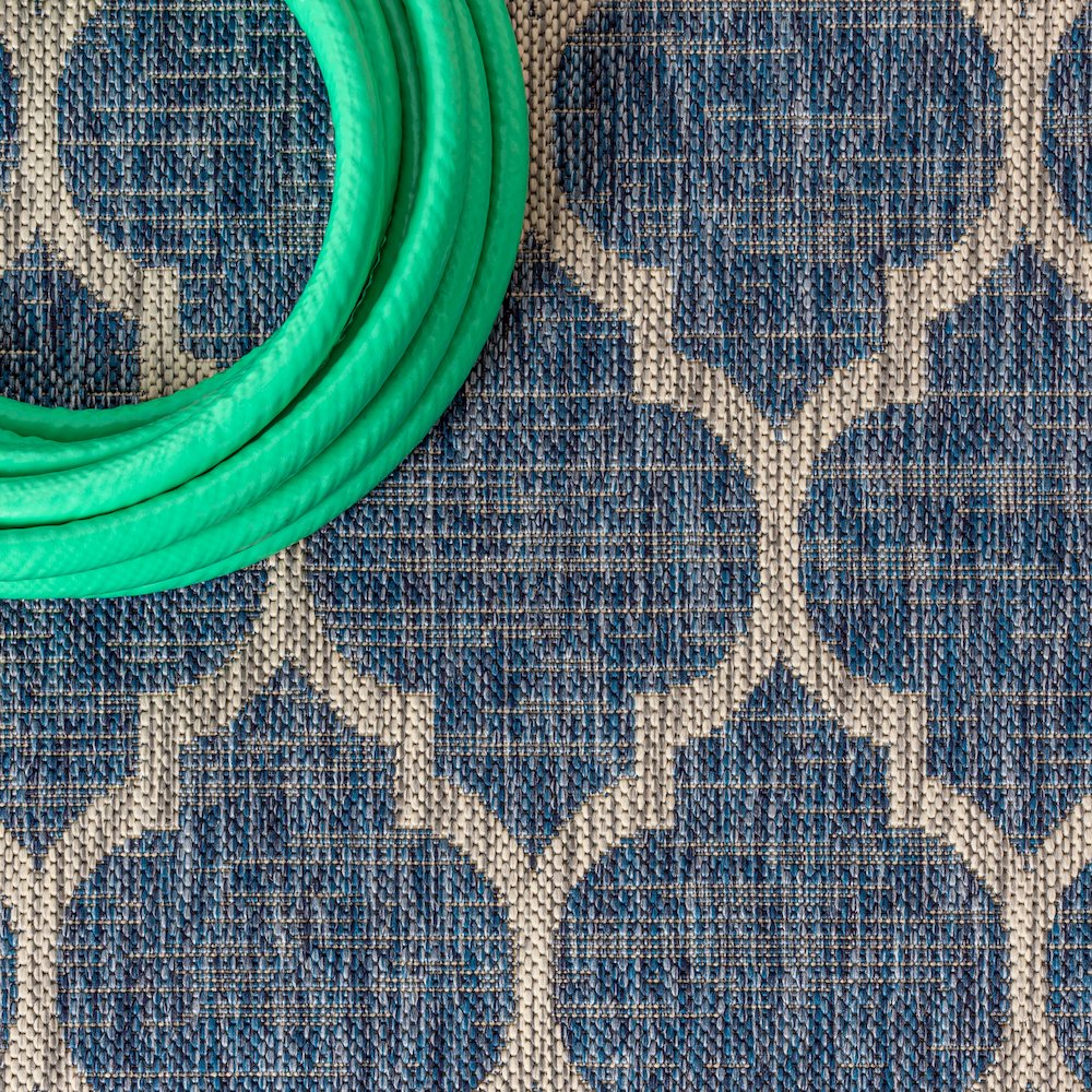 Trebol Moroccan Trellis Textured Weave Indoor/Outdoor Area Rug. Picture 4