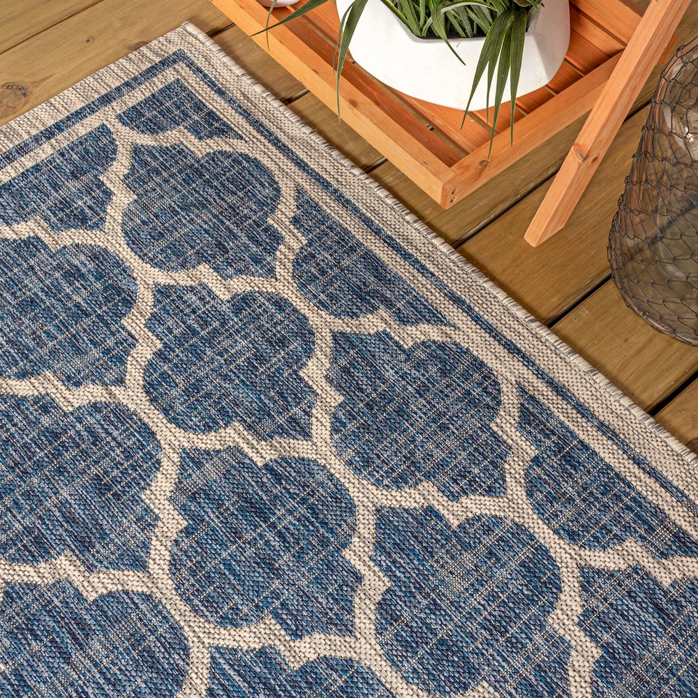 Trebol Moroccan Trellis Textured Weave Indoor/Outdoor Area Rug. Picture 5