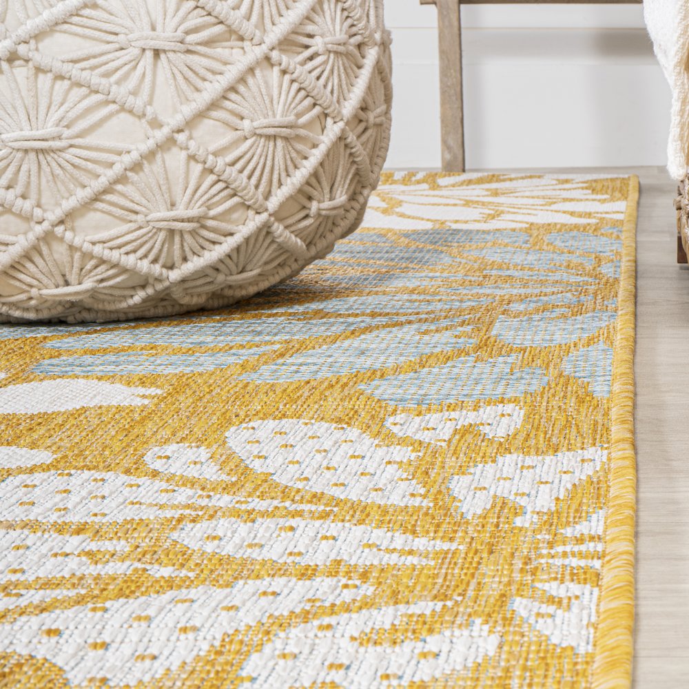 Zinnia Modern Floral Textured Weave Indoor/Outdoor Area Rug. Picture 5