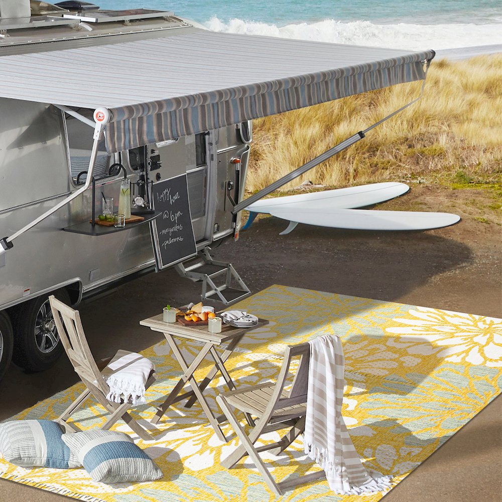 Zinnia Modern Floral Textured Weave Indoor/Outdoor Area Rug. Picture 7
