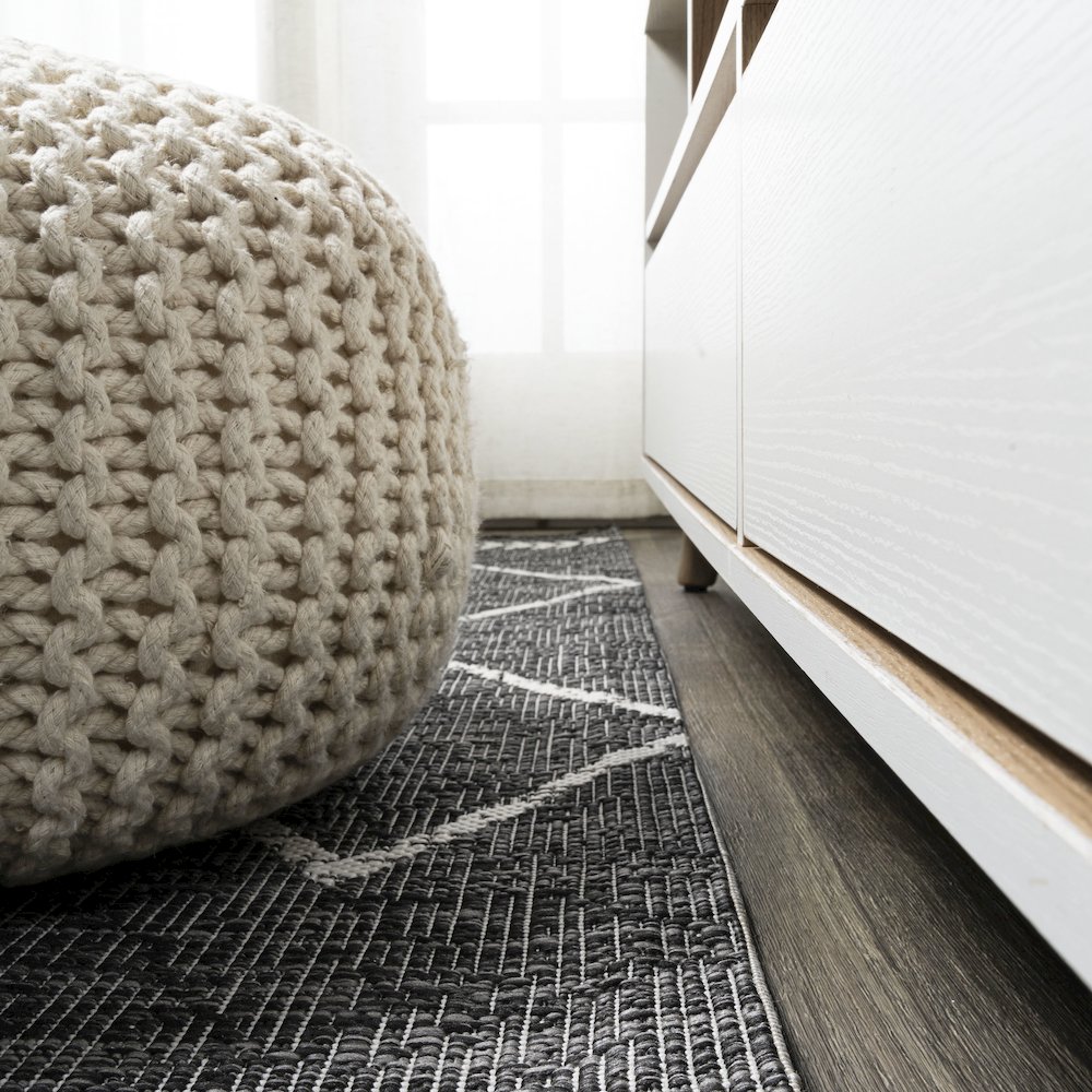 Derya Tribal Diamond Trellis Indoor/Outdoor Area Rug. Picture 14