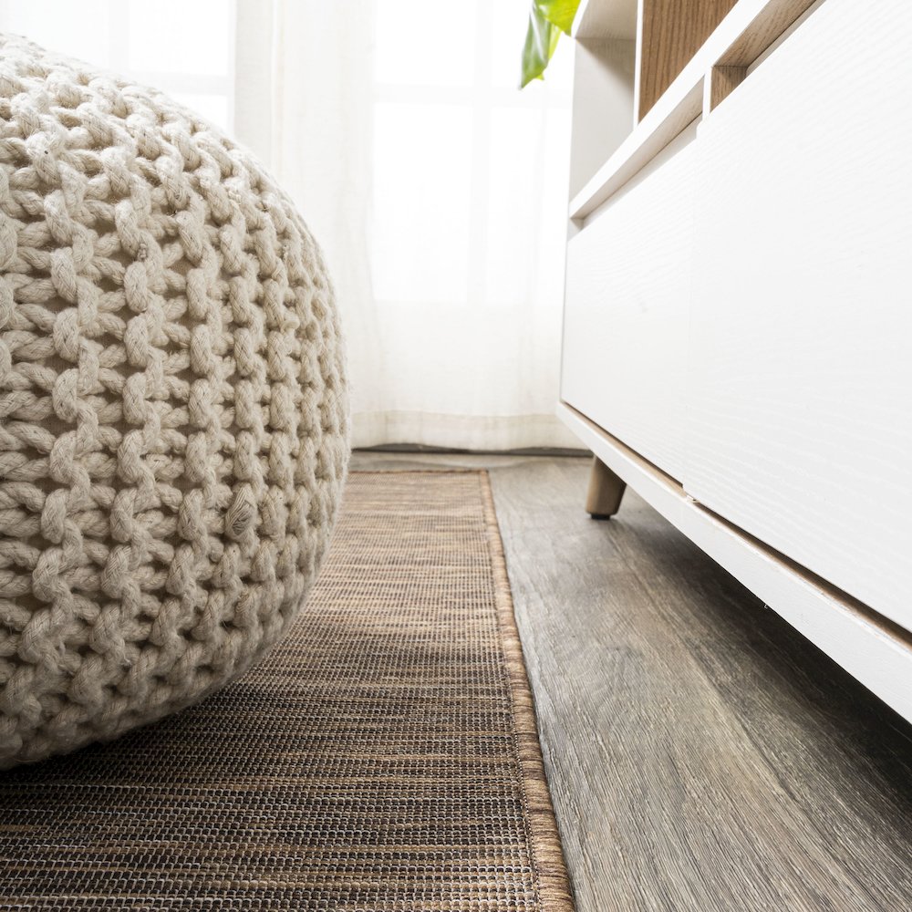 Ethan Modern Flatweave Solid Area Rug. Picture 7