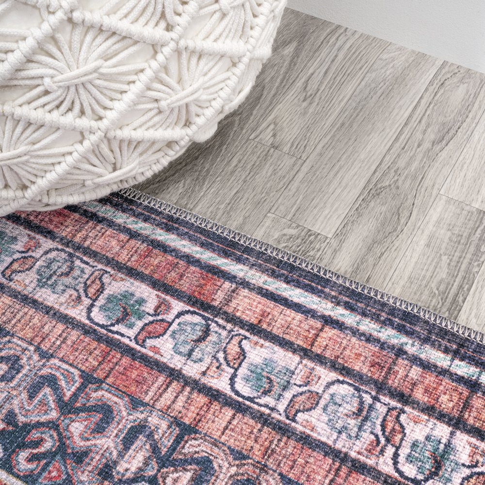 Dalyan Geometric Medallions Machine-Washable Runner Rug. Picture 2