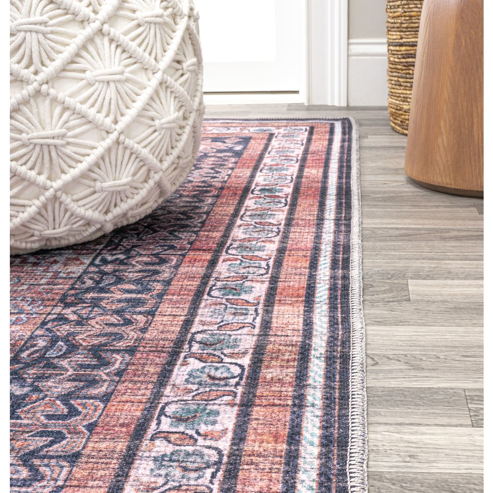 Dalyan Geometric Medallions Machine-Washable Runner Rug. Picture 3