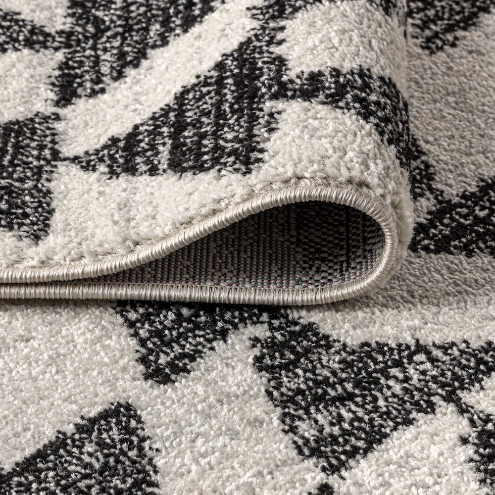 Aisha Moroccan Triangle Geometric Area Rug. Picture 3