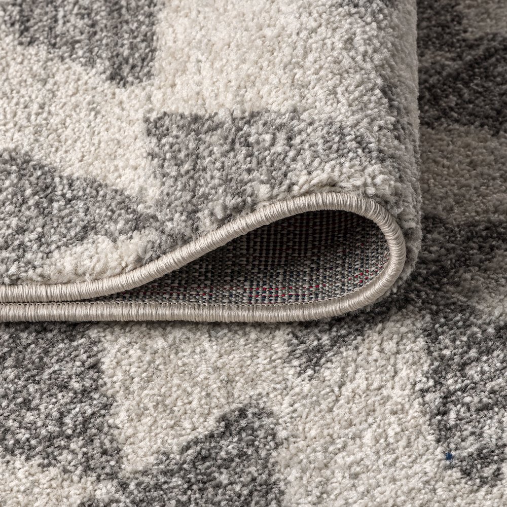Aisha Moroccan Triangle Geometric Area Rug. Picture 3