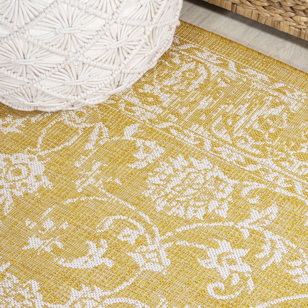 Tela Bohemian Textured Weave Floral Indoor/Outdoor Area Rug. Picture 4