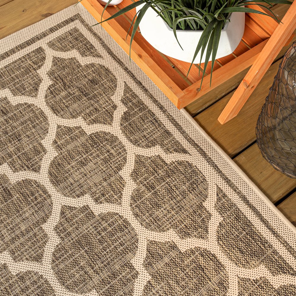 Trebol Moroccan Trellis Textured Weave Indoor/Outdoor Area Rug. Picture 5