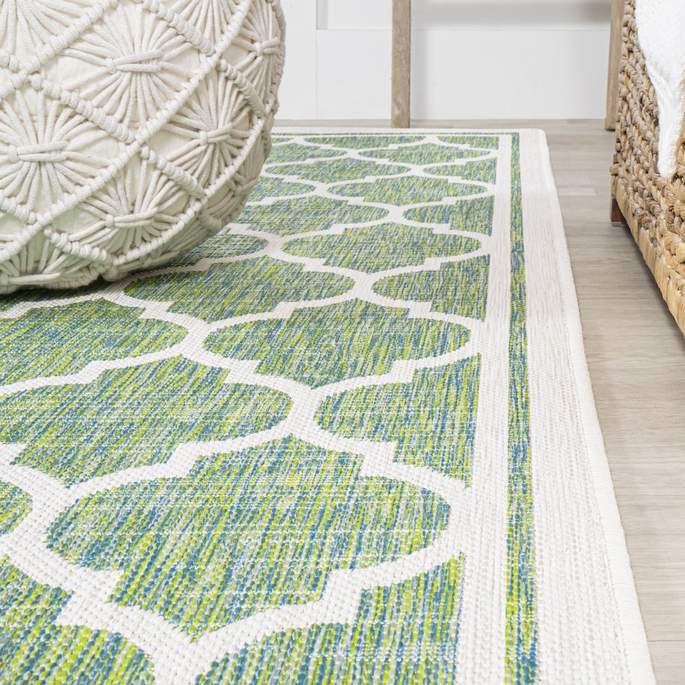 Trebol Moroccan Trellis Textured Weave Indoor/Outdoor Area Rug. Picture 5