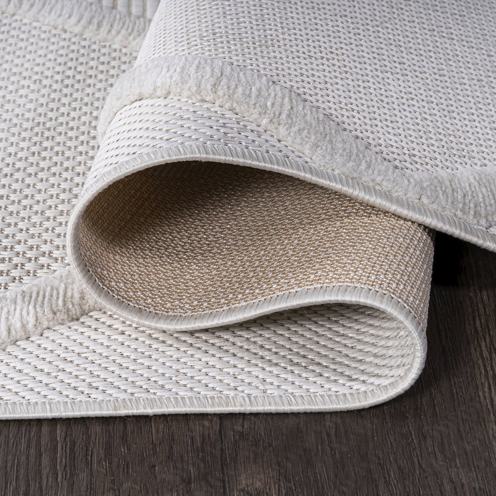 Salines Diamond Trellis Indoor/Outdoor Area Rug. Picture 8