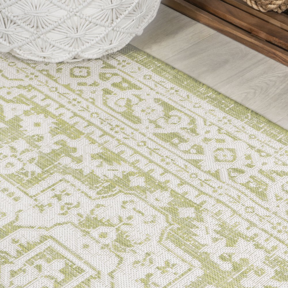 Sinjuri Medallion Textured Weave Indoor/Outdoor Area Rug. Picture 11