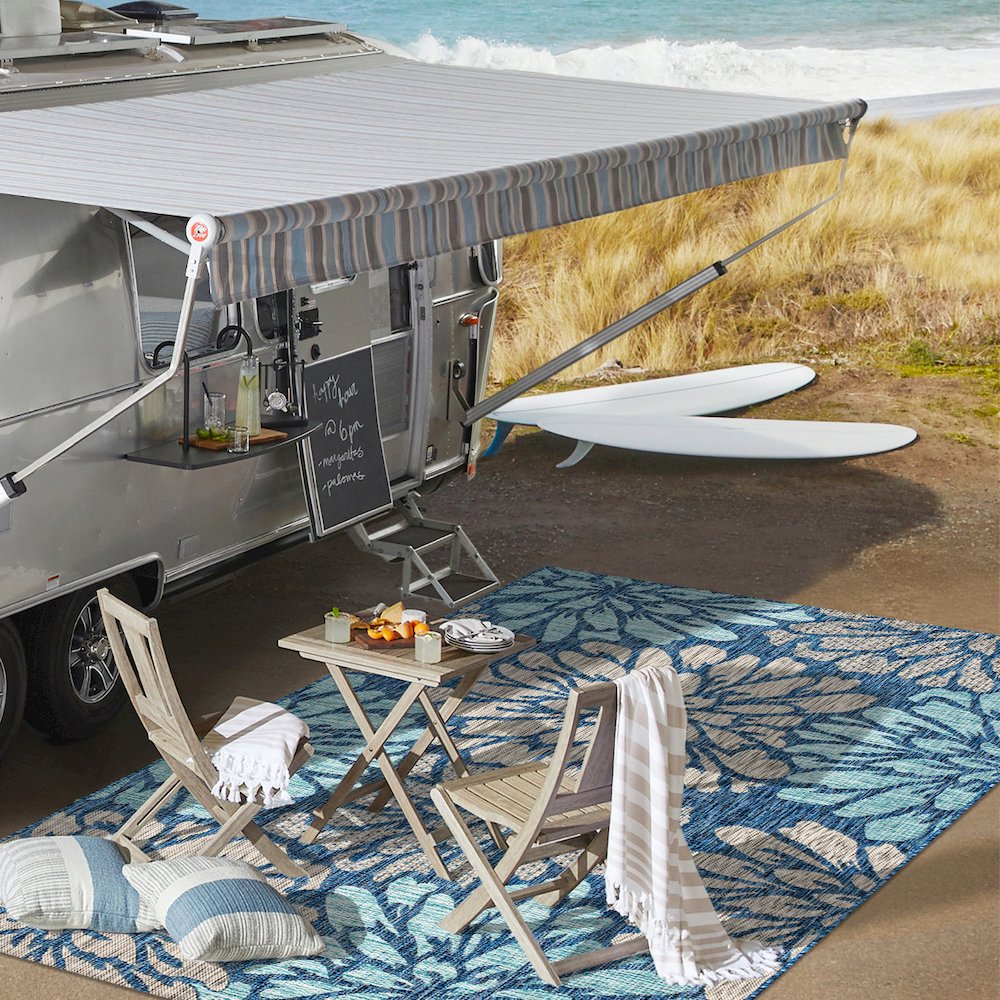Zinnia Modern Floral Textured Weave Indoor/Outdoor Area Rug. Picture 7