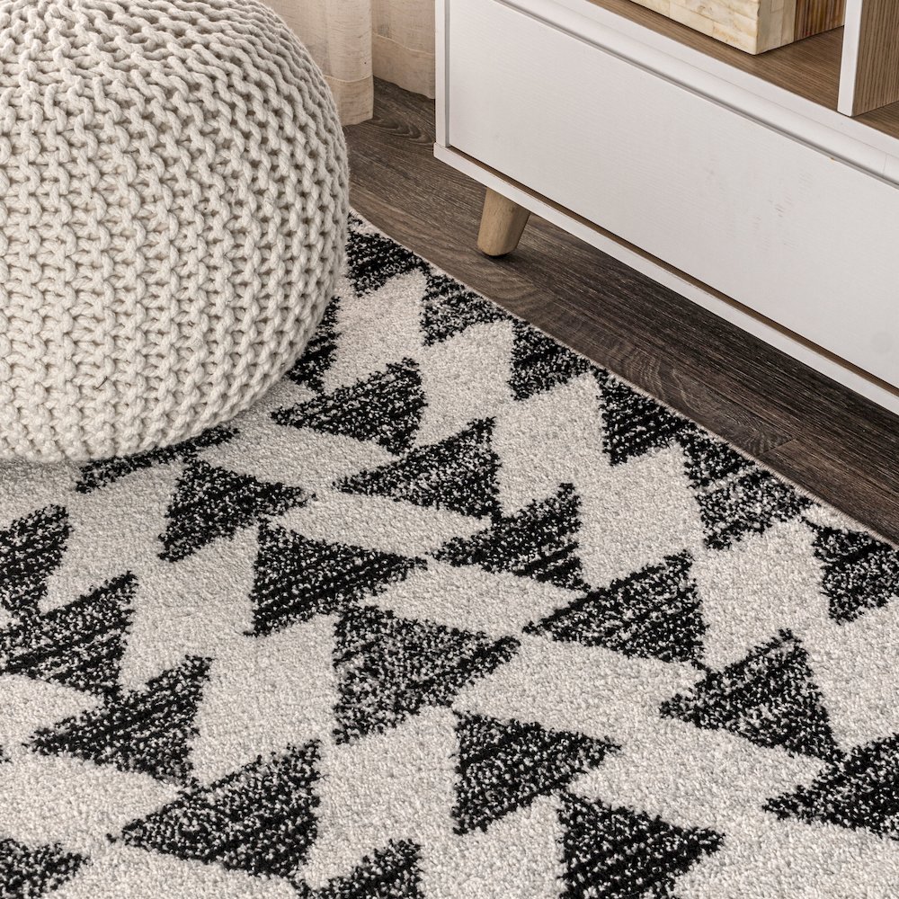 Aisha Moroccan Triangle Geometric Area Rug. Picture 4