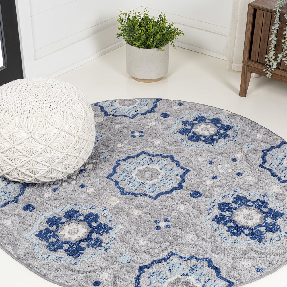 Mediterranean Medallion Indoor/Outdoor Area Rug. Picture 2