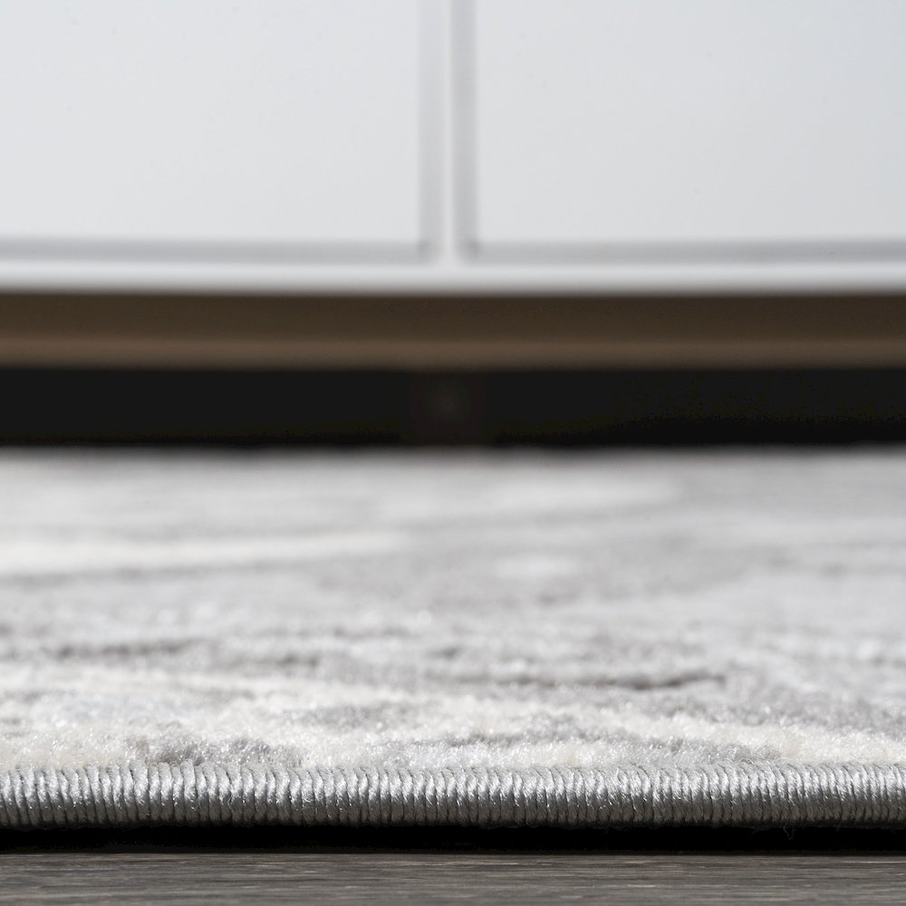 Julien Paisley High-Low Indoor/Outdoor Area Rug. Picture 11
