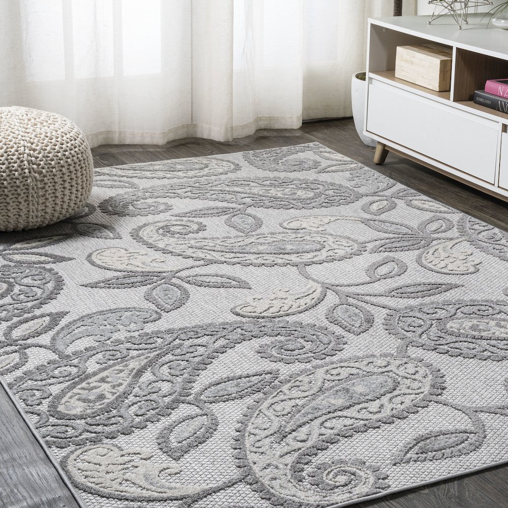 Julien Paisley High-Low Indoor/Outdoor Area Rug. Picture 2