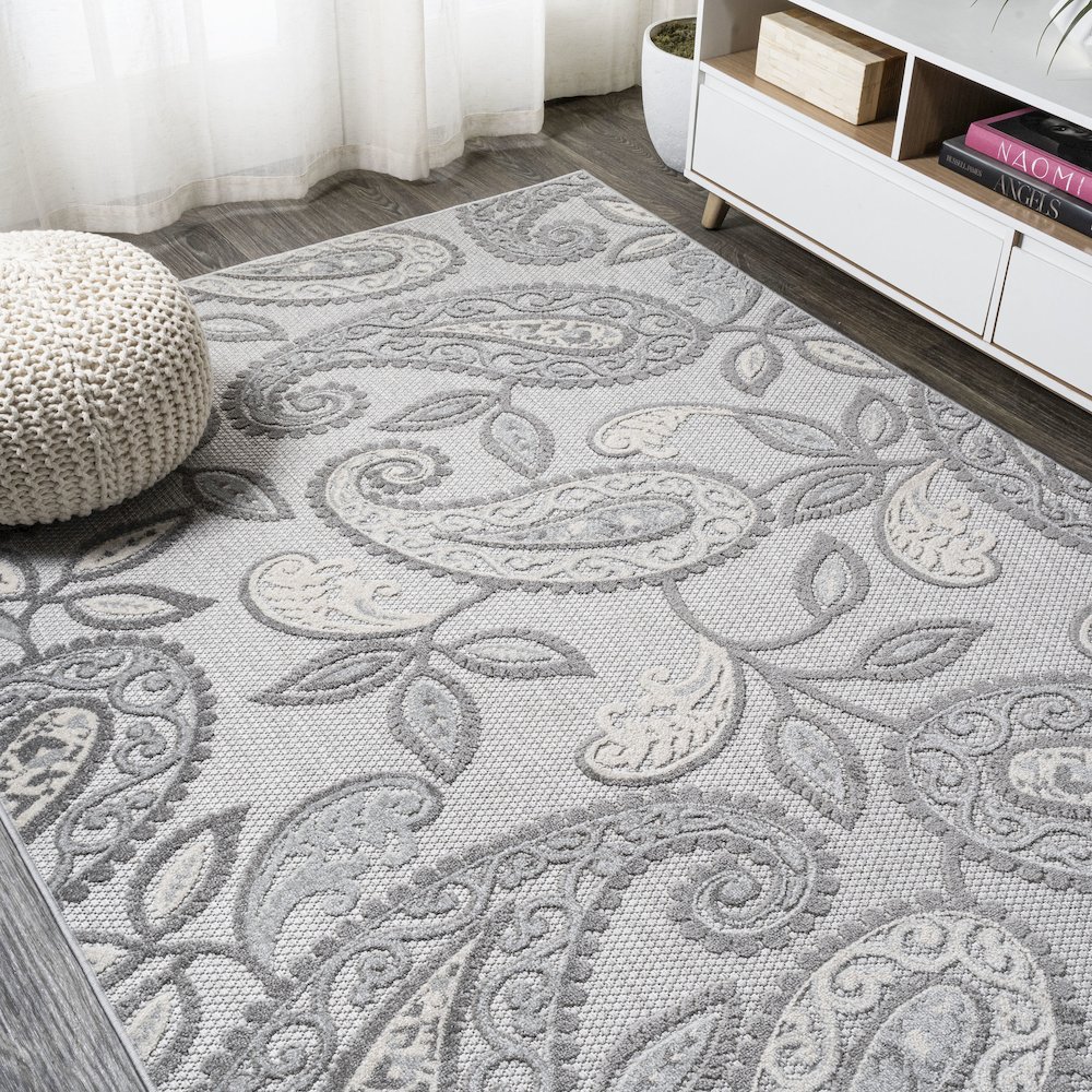 Julien Paisley High-Low Indoor/Outdoor Area Rug. Picture 4