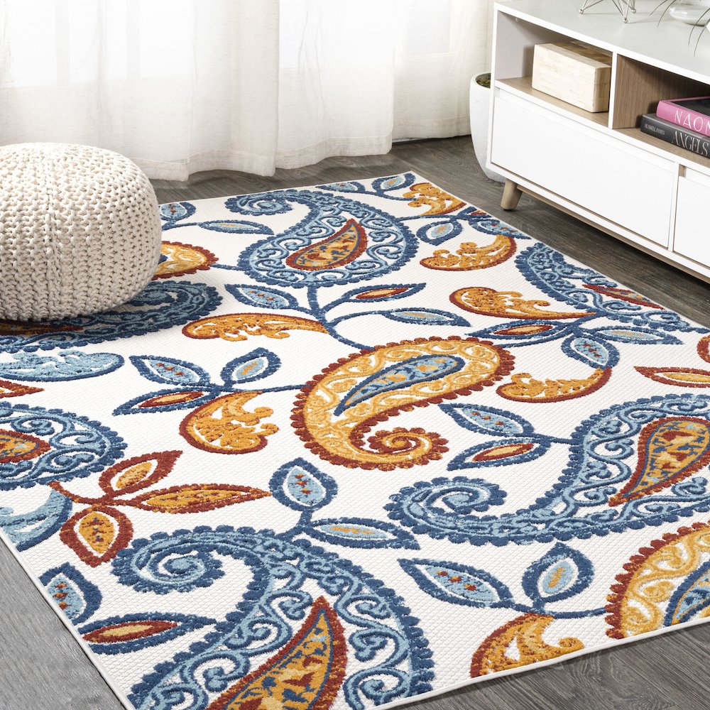 Julien Paisley High-Low Indoor/Outdoor Area Rug. Picture 2
