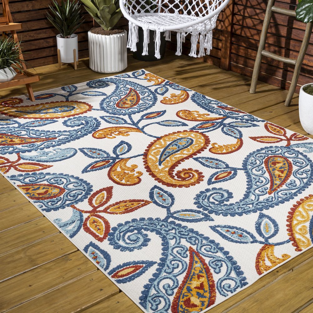 Julien Paisley High-Low Indoor/Outdoor Area Rug. Picture 6