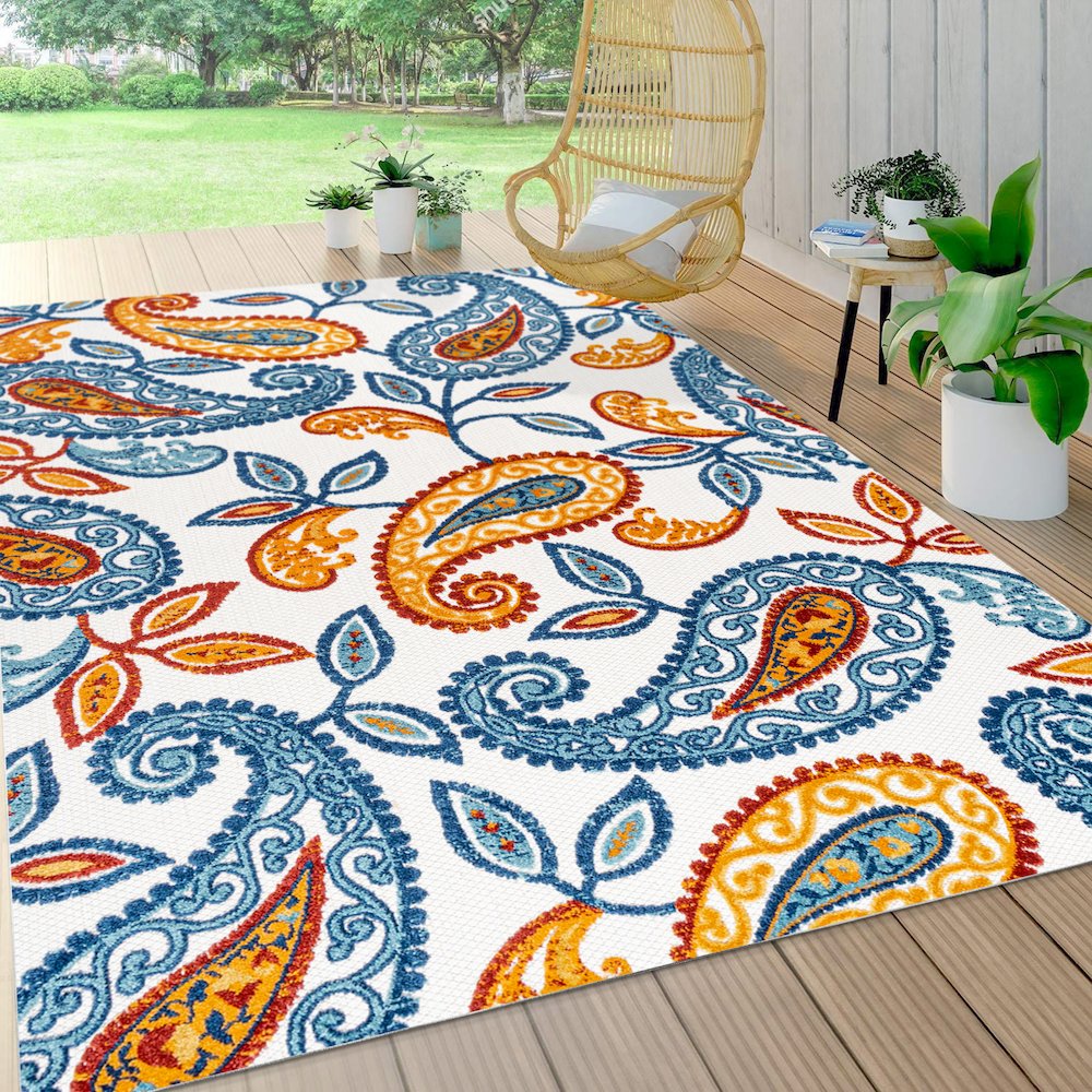 Julien Paisley High-Low Indoor/Outdoor Area Rug. Picture 5