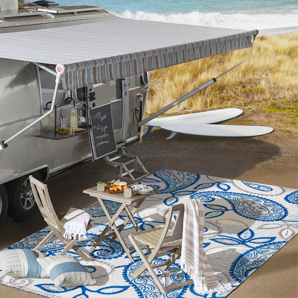 Julien Paisley High-Low Indoor/Outdoor Area Rug. Picture 9