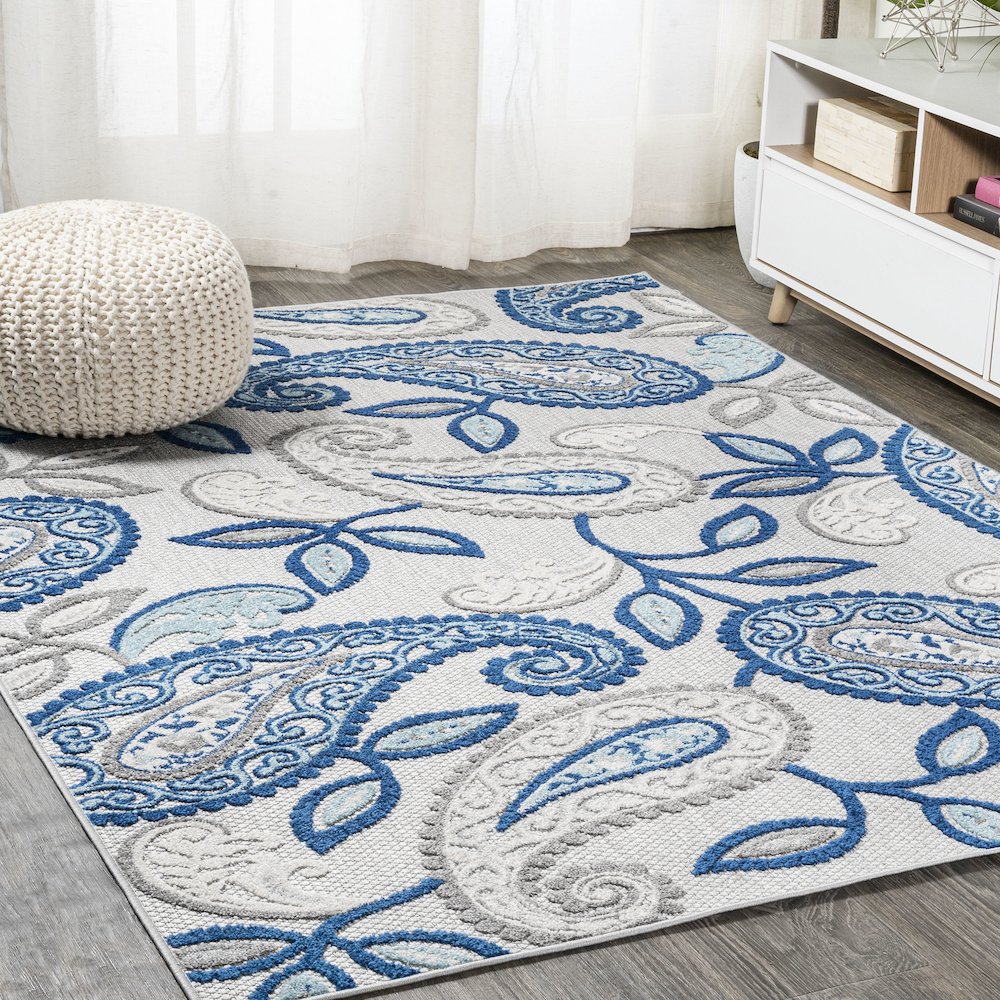 Julien Paisley High-Low Indoor/Outdoor Area Rug. Picture 2