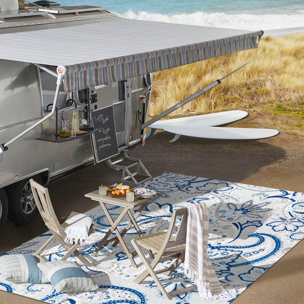 Gordes Paisley High-Low Indoor/Outdoor Area Rug. Picture 9