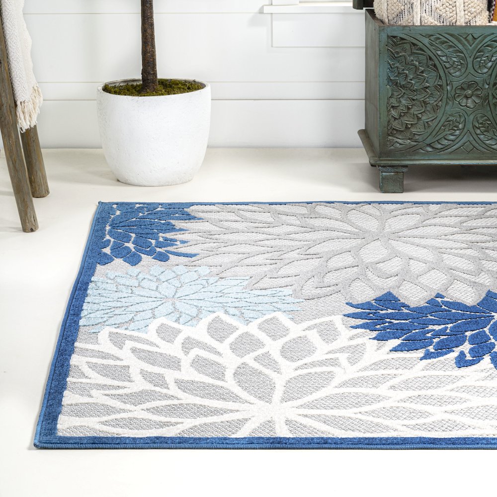 Minori Floral Indoor/Outdoor Area Rug. Picture 3