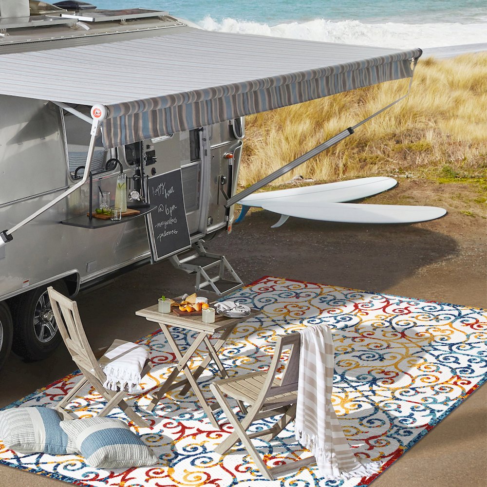 Atrani Scroll Trellis Indoor/Outdoor Area Rug. Picture 9