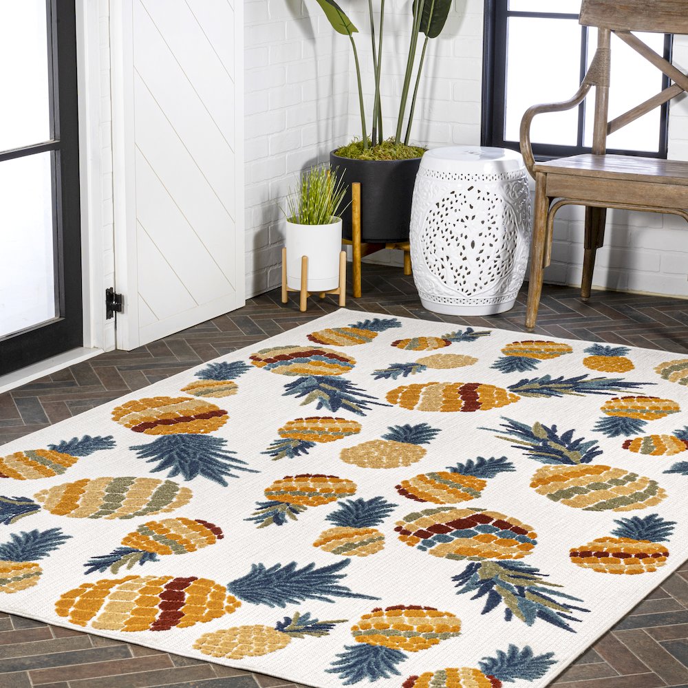 Ananas Bold Pineapple High-Low Indoor/Outdoor Area Rug. Picture 9