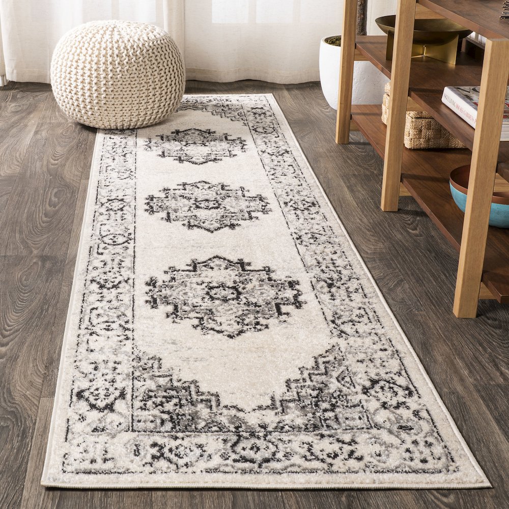 Inigo Cottage Medallion Area Rug. Picture 2