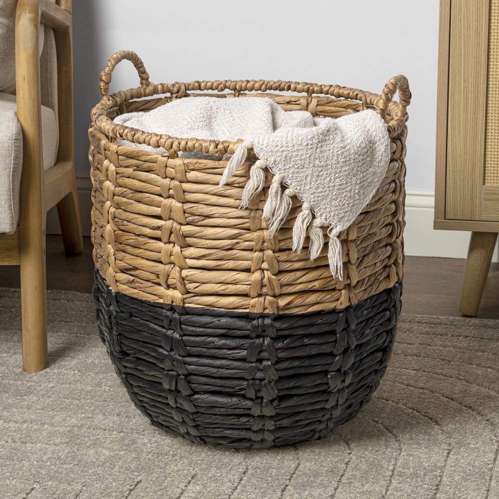Laurel 19.49" Bohemian Handwoven Abaca Hamper Basket with Handles, Natural/Black. Picture 2