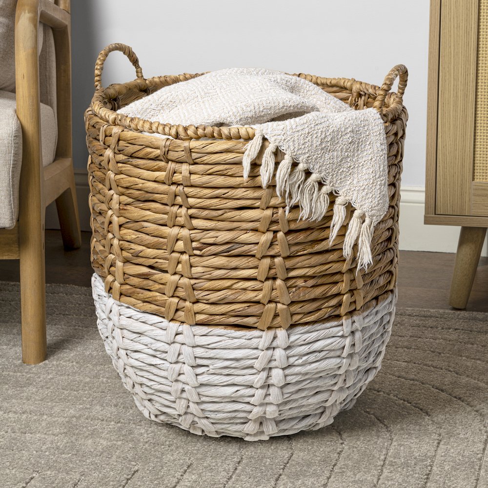 Laurel 19.49" Bohemian Handwoven Abaca Hamper Basket with Handles, Natural/White. Picture 2