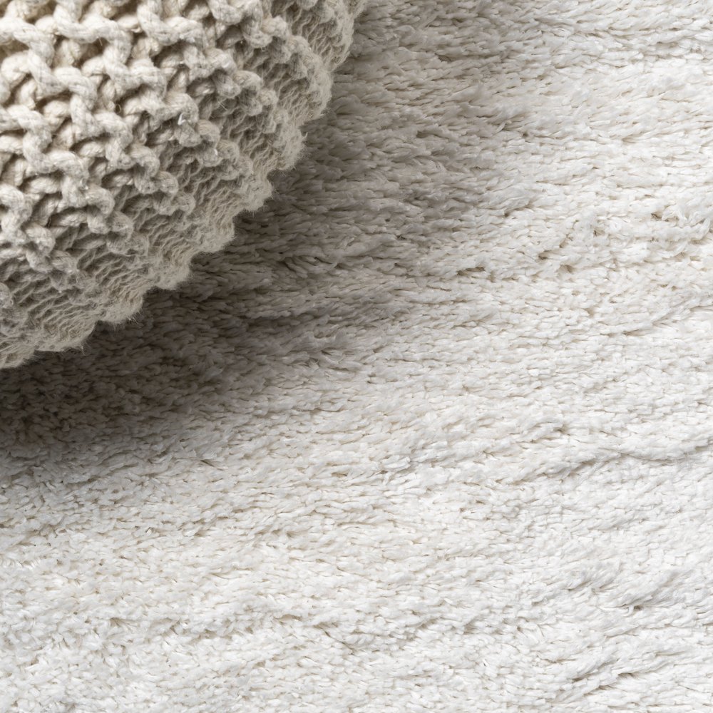 Groovy Solid Shag Area Rug. Picture 4